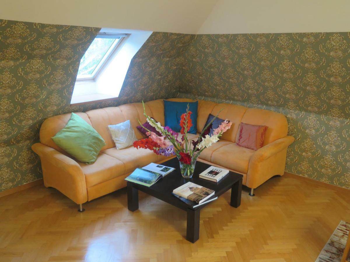 Schoenbrunn Gardens Deluxe Appartement