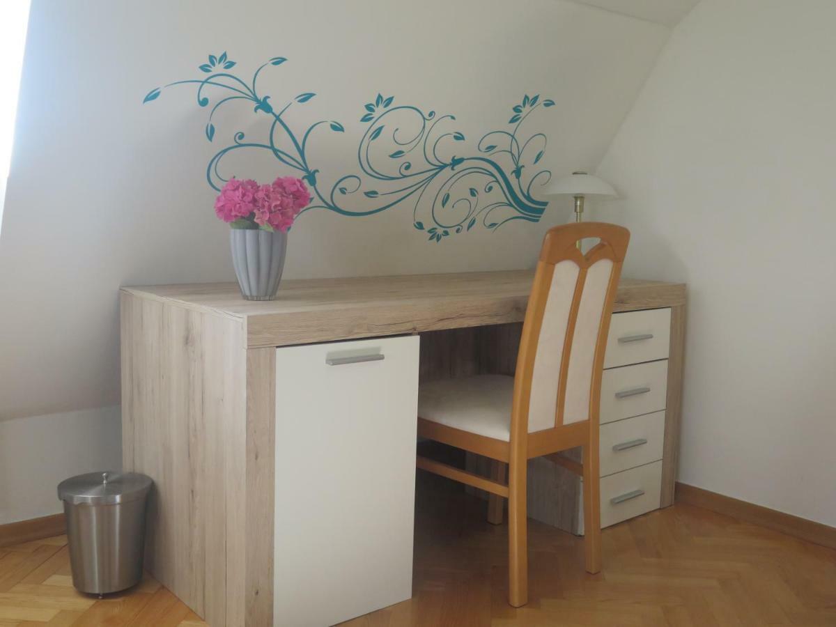 Schoenbrunn Gardens Deluxe Apartment Wien