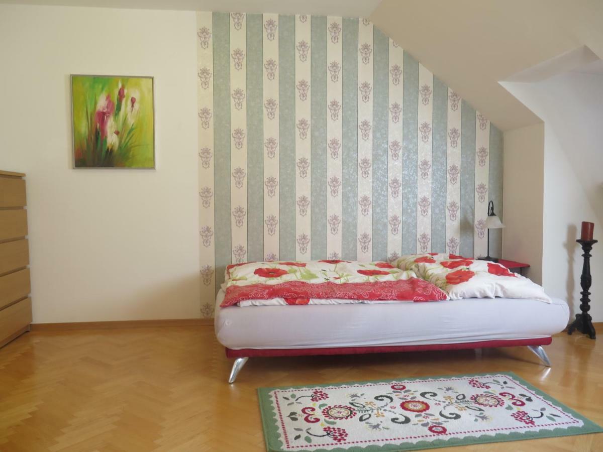 Schoenbrunn Gardens Deluxe Apartamento