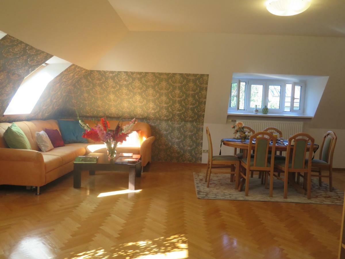 Apartament Schoenbrunn Gardens Deluxe Wiedeń