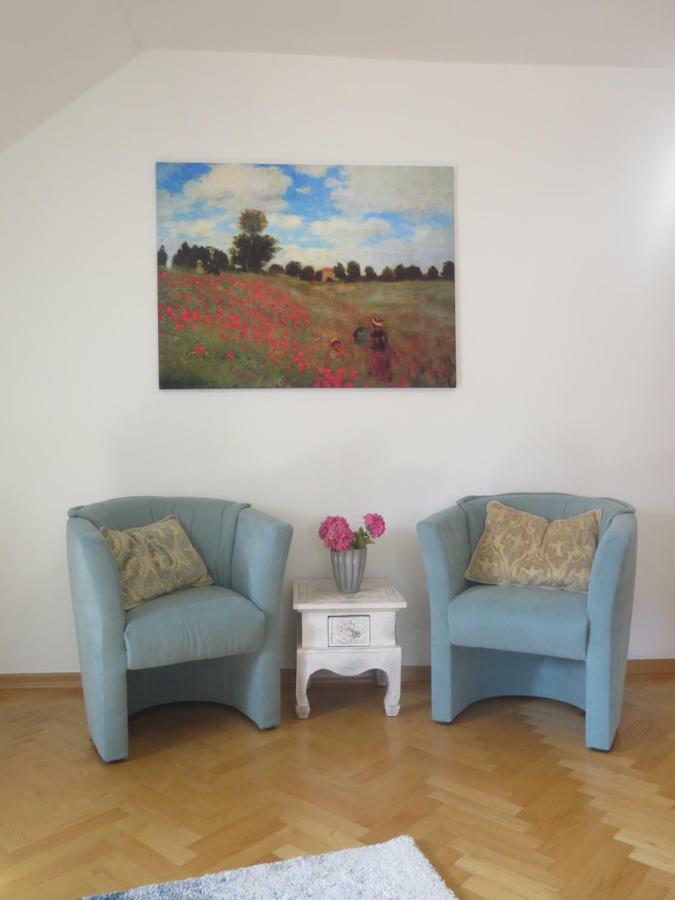 Schoenbrunn Gardens Deluxe Apartament *