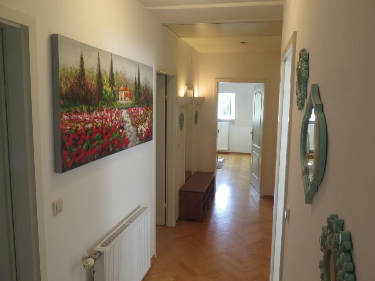 Schoenbrunn Gardens Deluxe Apartament