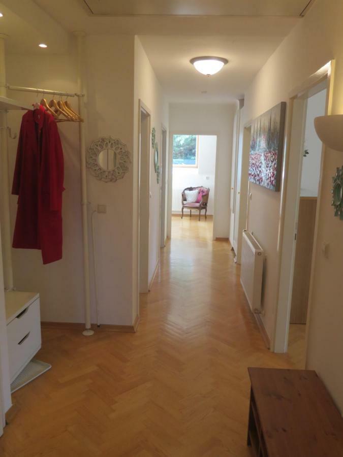 Schoenbrunn Gardens Deluxe Apartament *